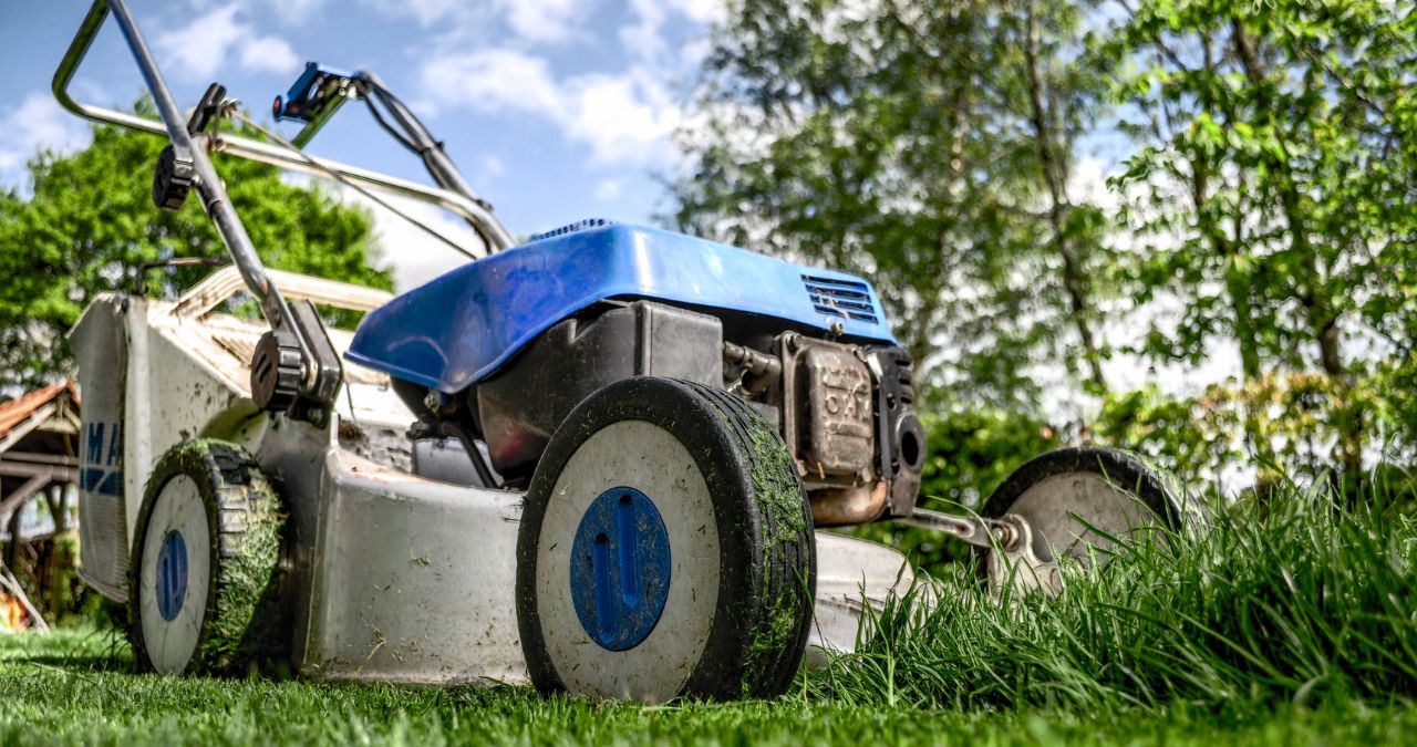 Can a Lawn Mower Ruin Grass?