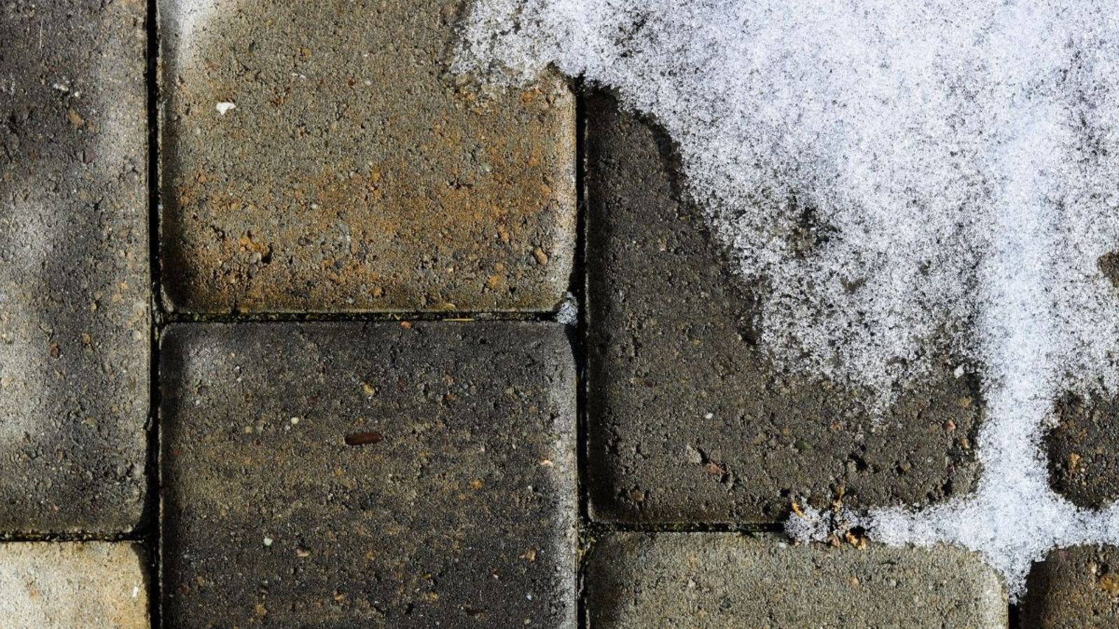 Winterizing Omaha hardscapes